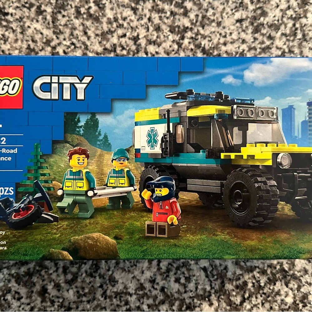 (Retired) LEGO City Off-Road Rescue Vehicle Set (#40582) - Unopened